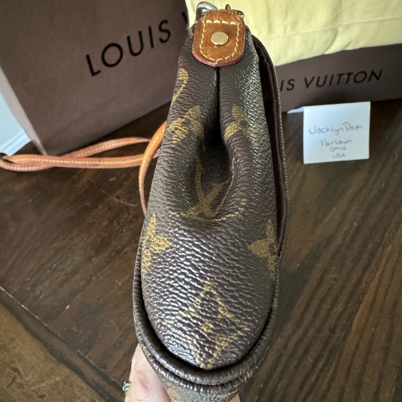 Favorite MM Monogram - Picture 9 of 17